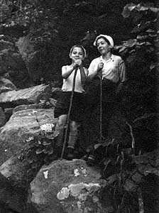Марик и его мама в походе по Красную поляну, 1949